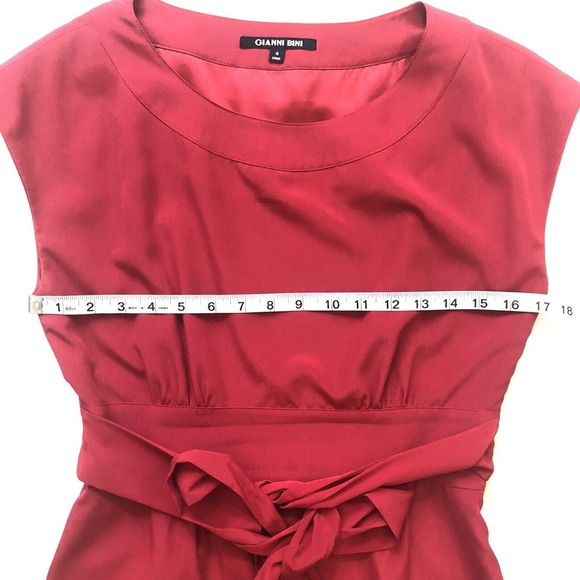 Gianni Bini Women’s Red Dress Sz 4 Fit And Flare With Tie Lined Cap Sleeves EUC - Picture 6 of 10